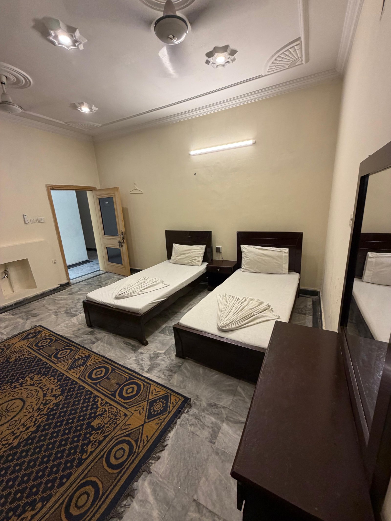 Twin Deluxe Room (2 Single Beds)